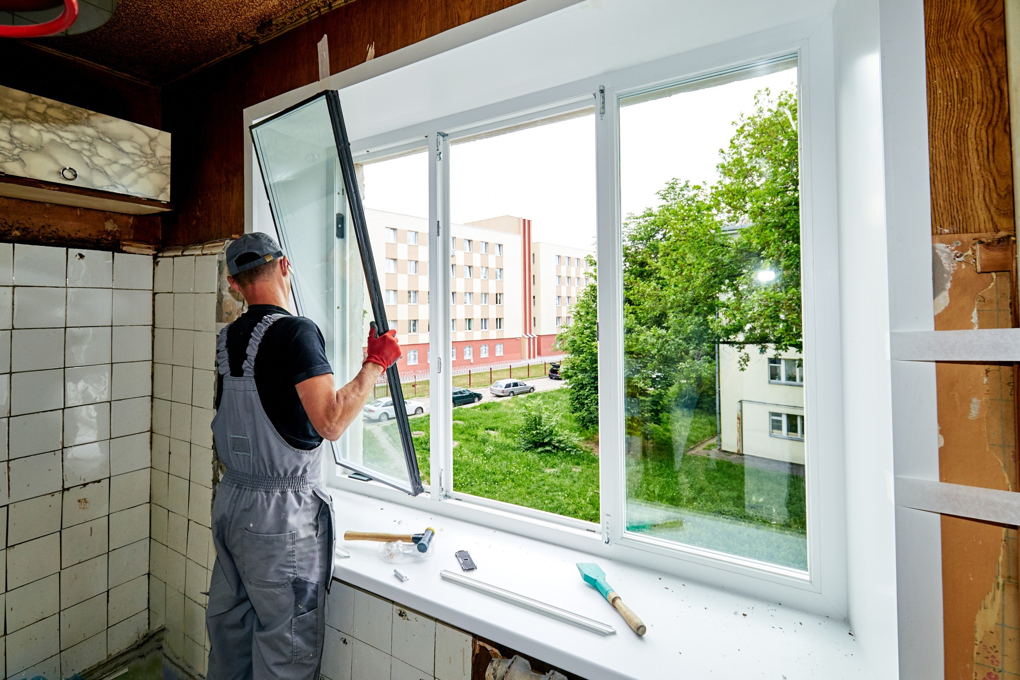 Window Repair Near Me: How to Choose the Right Service