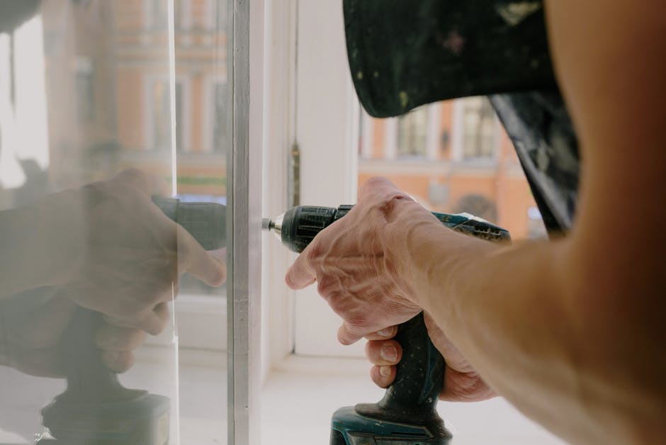 What Are the Disadvantages of DIY Residential Window Replacement?