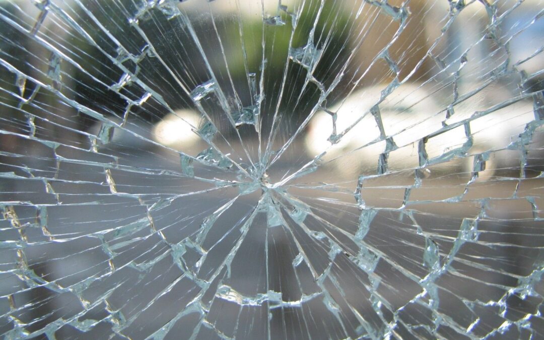 11 Tips for Hiring Local Emergency Glass Door Repair Services